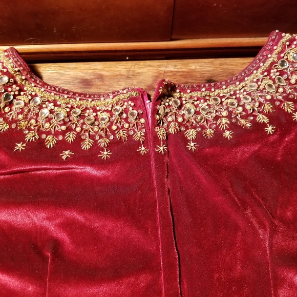 VTG red velvet TOP gold embroidery CRYSTALS med - Picture 5 of 7